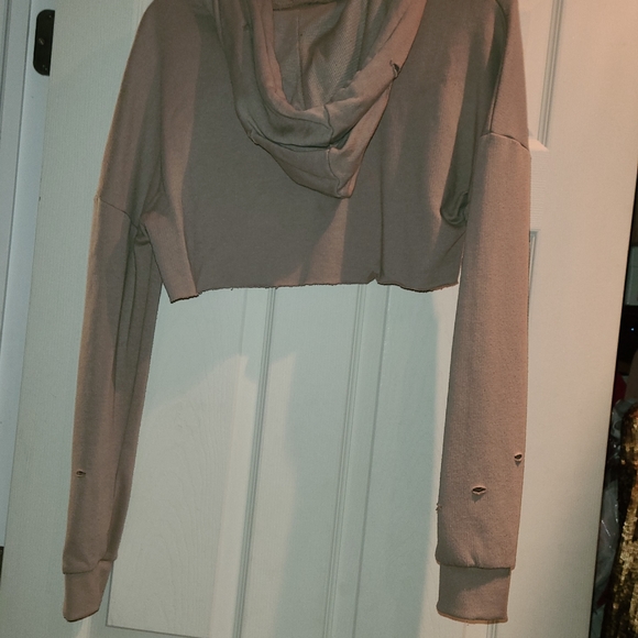 Cropped Forever 21 distressed hoodie - Picture 3 of 3